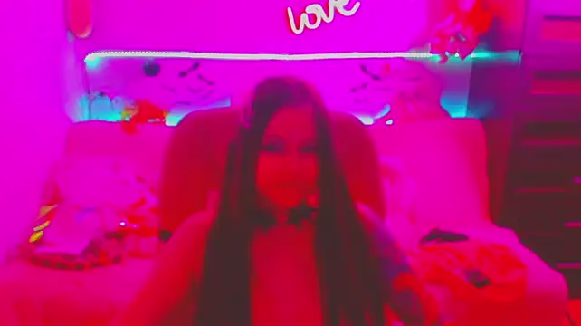 Lolisuccub live cam on StripChat