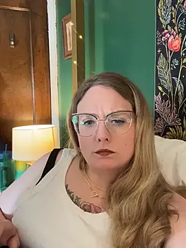 thatcutegirlwtheglasses