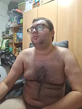 Javier_bear live cam on StripChat