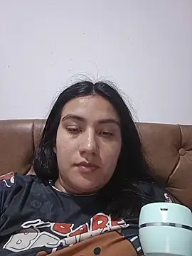 Hellen_000 live cam on StripChat