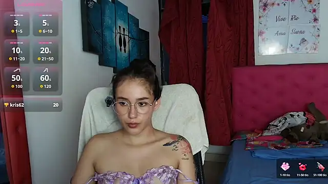 miley_blue_ live cam on StripChat