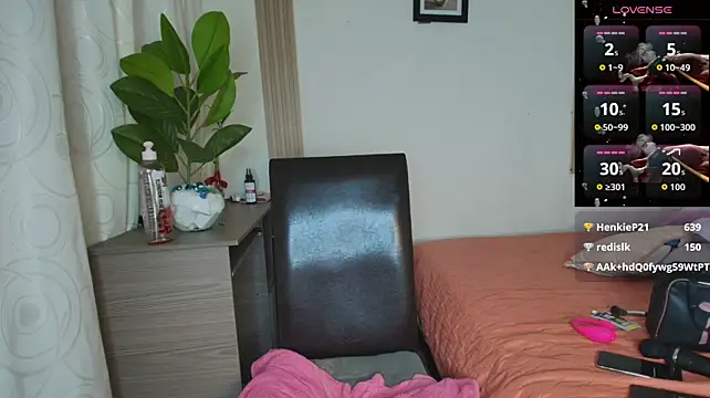 Olivia_gh1 live cam on StripChat