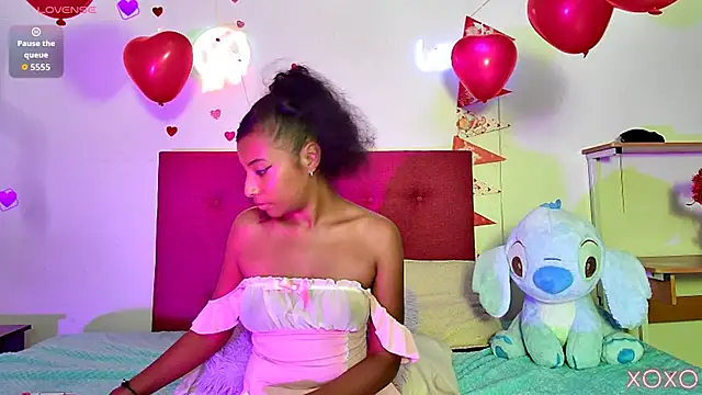 Ellie_Cute7 live cam on StripChat