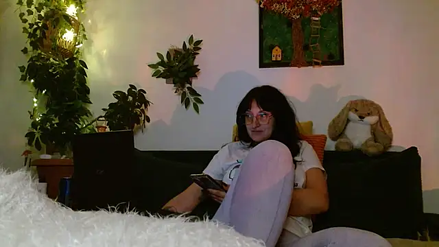 Luna_Yakova live cam on StripChat