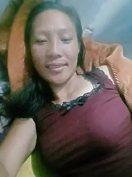 Ozenli- live cam on StripChat