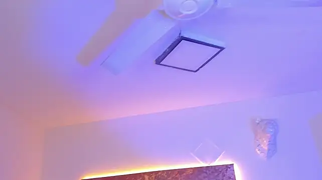 chel_moon webcam