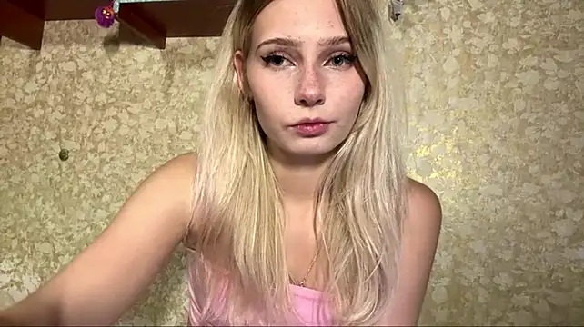 LynnMontiel webcam