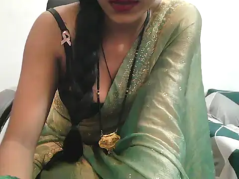 Love__birds_ live cam on StripChat