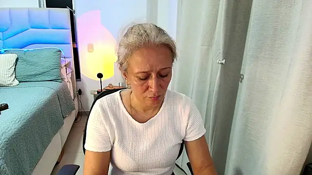 Naty_Stone live cam on StripChat