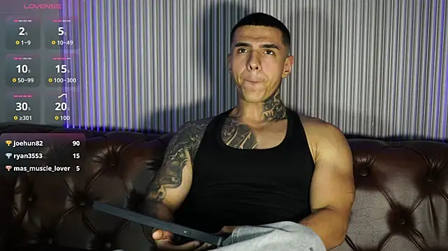 SalvatoreDmore live cam on StripChat