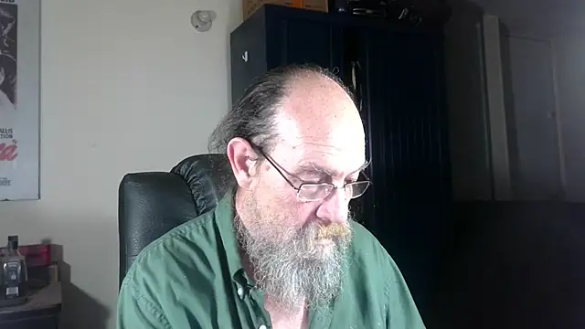 Uncle_Hottie live cam on StripChat