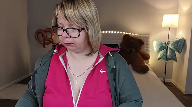 BonnnyBoobsy webcam