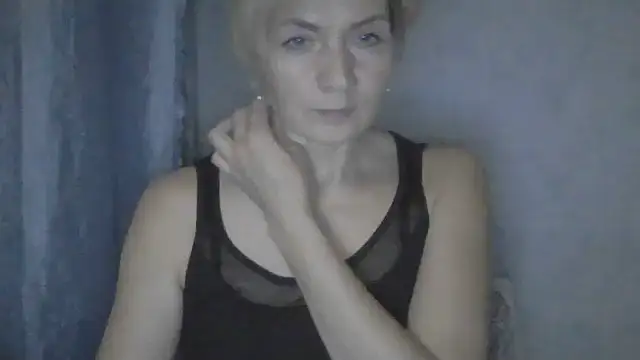 Irinaa_X live cam on StripChat