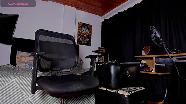 Giomar_Reyes live sex cam