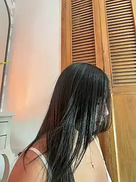 CharlotteGraay live cam on StripChat