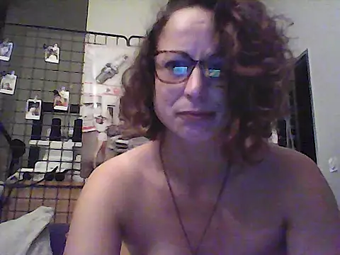Lela64 live cam on StripChat