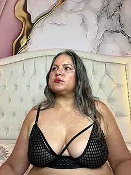 Lucy_Milf_474 live cam preview