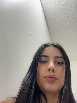 Lucy_699 live cam on StripChat