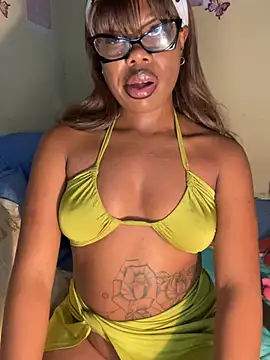 Bubble_Lips_Hun live cam on StripChat