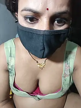 sweety-girll live cam on StripChat