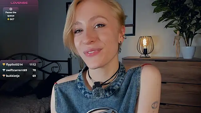 JanettePerro live cam on StripChat