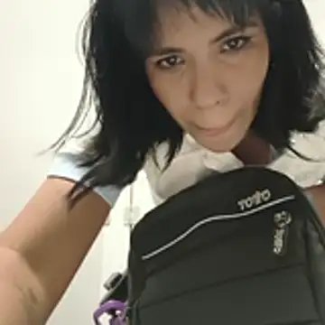 AlaiaStearling_ live cam on StripChat