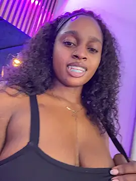 darle_volant live cam on StripChat