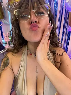 SammyGomez live cam on StripChat