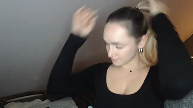 ScarlettSensitive live cam on StripChat