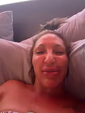 NINACOXXX live cam on StripChat