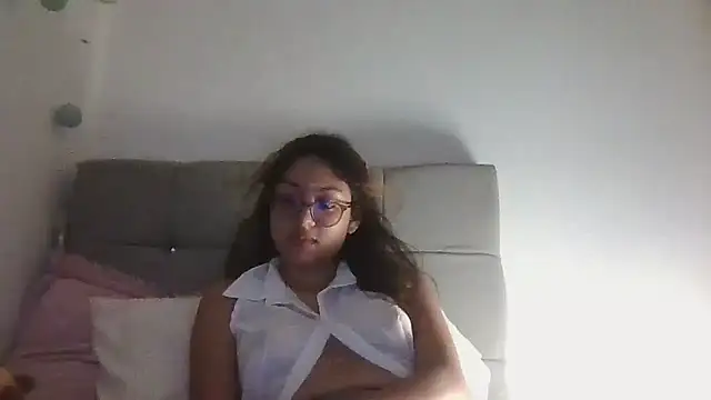 Honey_devil live cam on StripChat