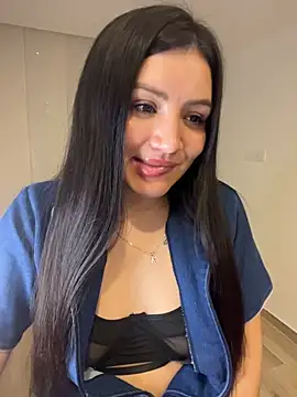 Naomy___ live cam on StripChat