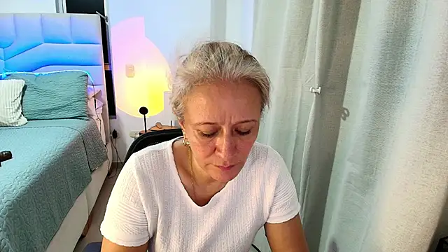 Naty_Stone live cam on StripChat