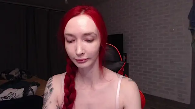 Roxy_Silver live cam on StripChat