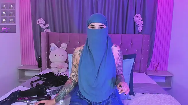 Nayla-Mouna live cam on StripChat