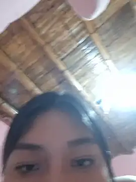 yenifer15 live cam on StripChat