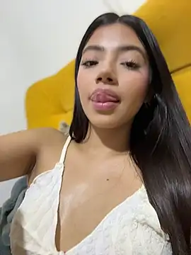 GoodGirlGoneBack live sex cam
