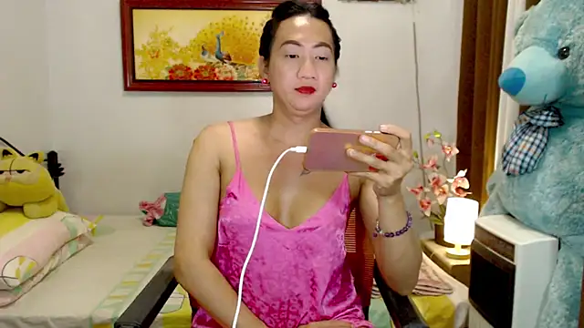 LovelyQueen69 live cam on StripChat