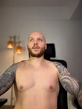 AdamMeyer_10 live cam on StripChat