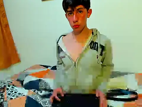 Justcazz1 live cam on StripChat