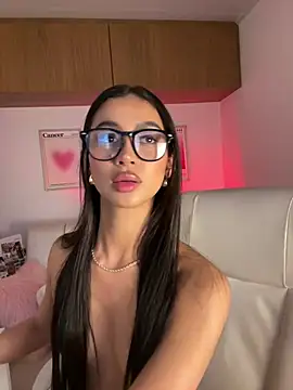 maddy_bronw_ live cam on StripChat