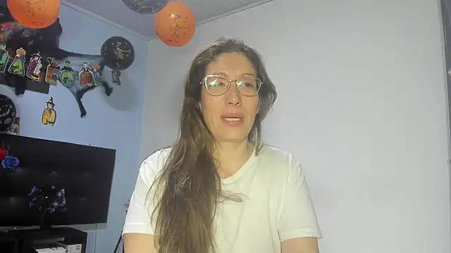 kaylaMinov_ live cam on StripChat