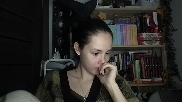 Yuna5343 live cam on StripChat