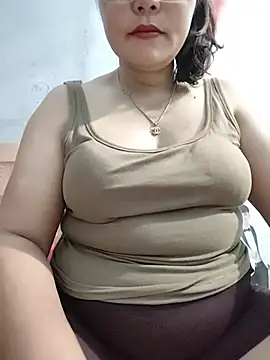 -Titihan- live cam on StripChat