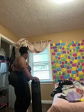 Chocolatebunnyxx96 live cam on StripChat