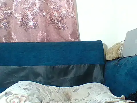 littlefrankie live cam on StripChat