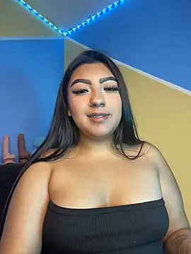 Laulin_TayyyX live cam preview