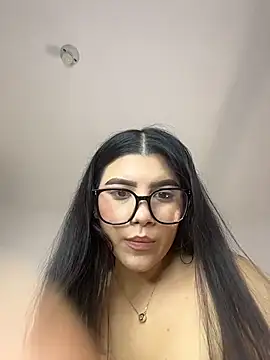 nyla_rose_