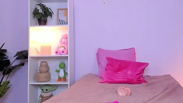 solsireth live cam on StripChat