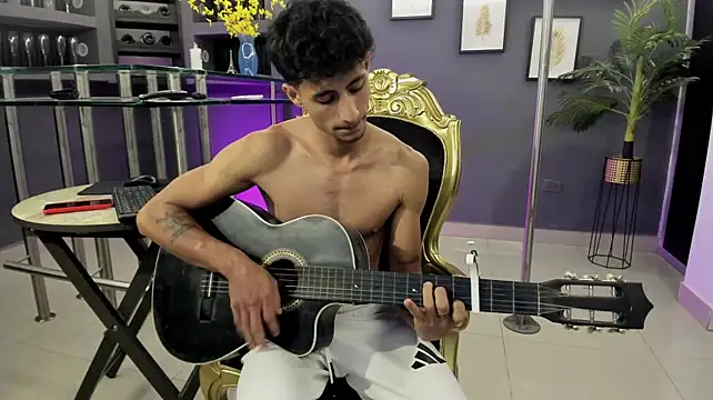 MaxiimoRomano_ webcam